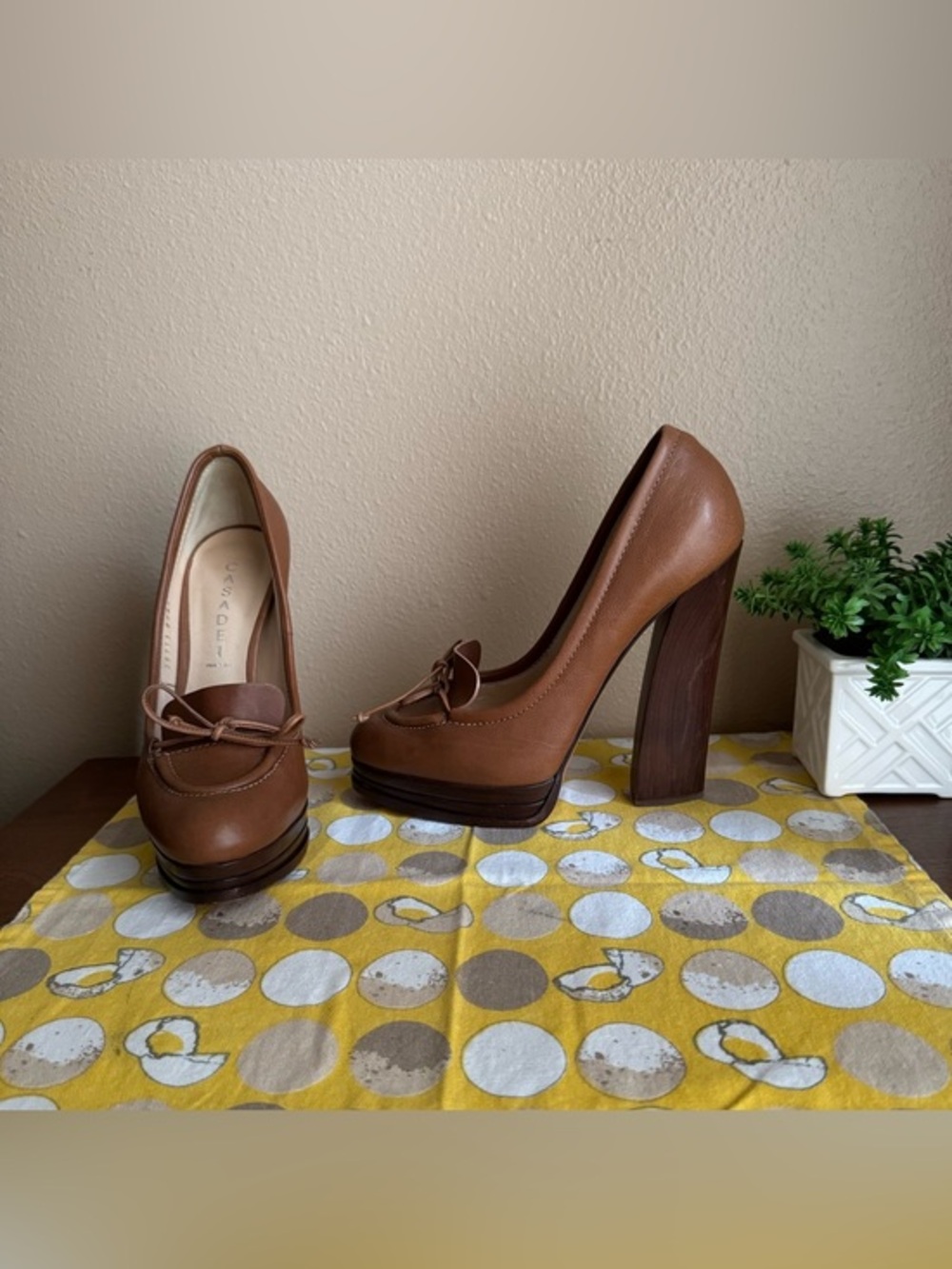Casadei cognac brown leather platform triangular heels size 9